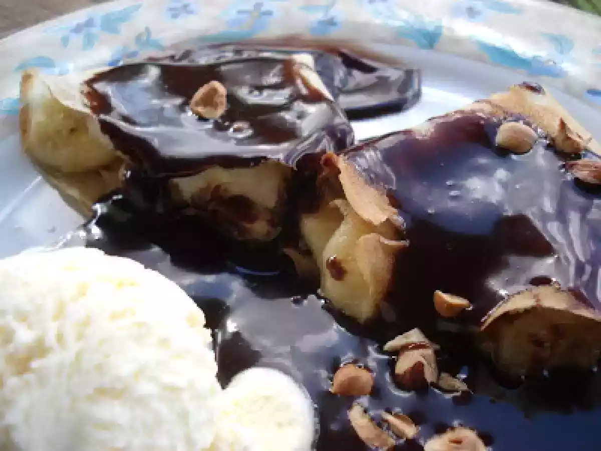 Crepe com recheio de banana e calda de Nutella