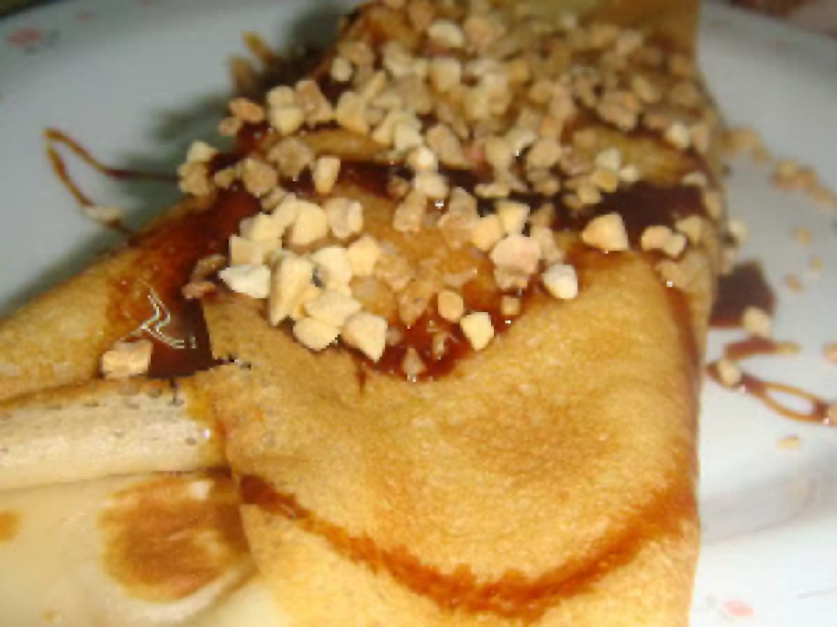 Crepes de Gelado com Topping de Caramelo e Crocante de Amendoim - foto 2