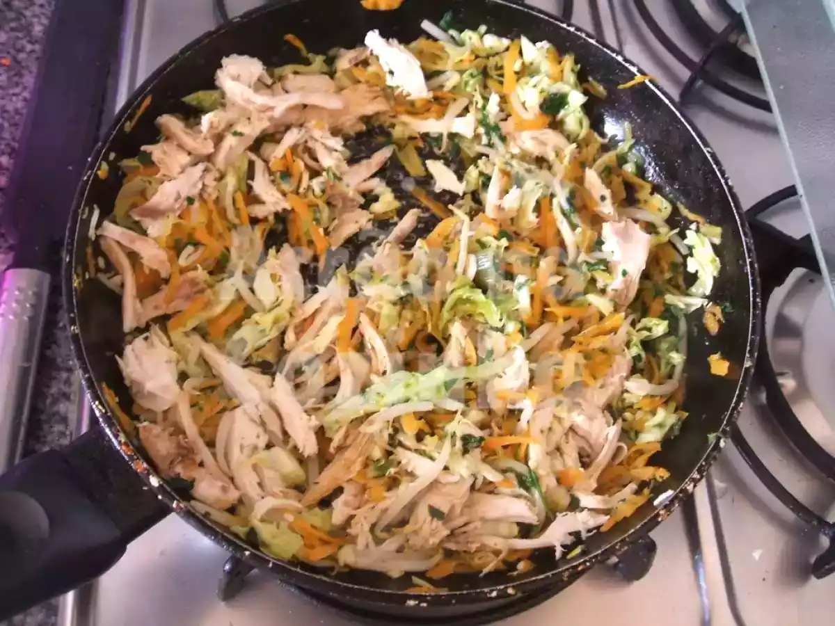 Crepes recheados com frango e legumes - foto 2