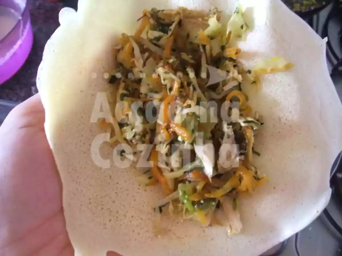 Crepes recheados com frango e legumes - foto 3