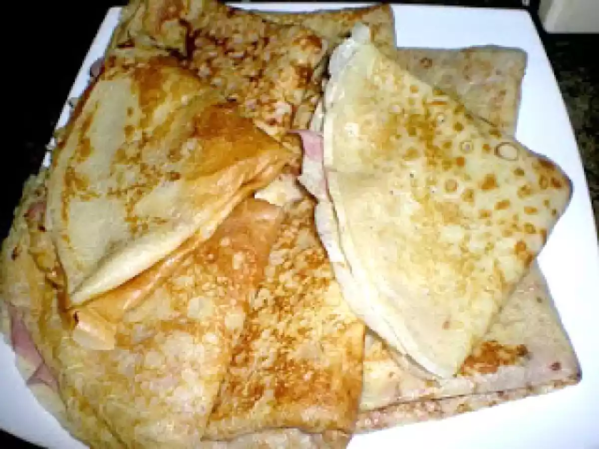 Crêpes salgados com fiambre e queijo de cabra