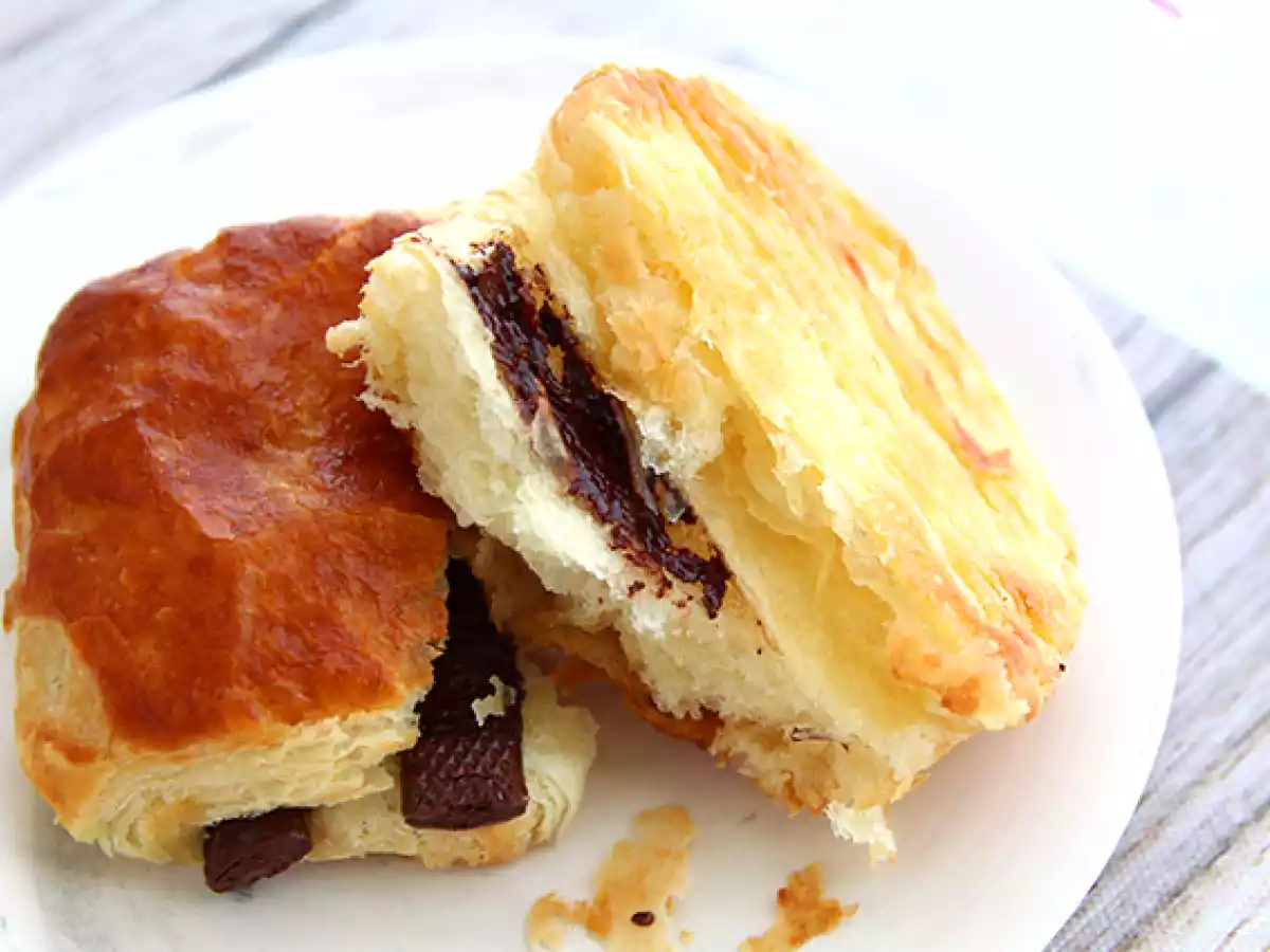 Croissant de chocolate (pão de chocolate) - foto 4
