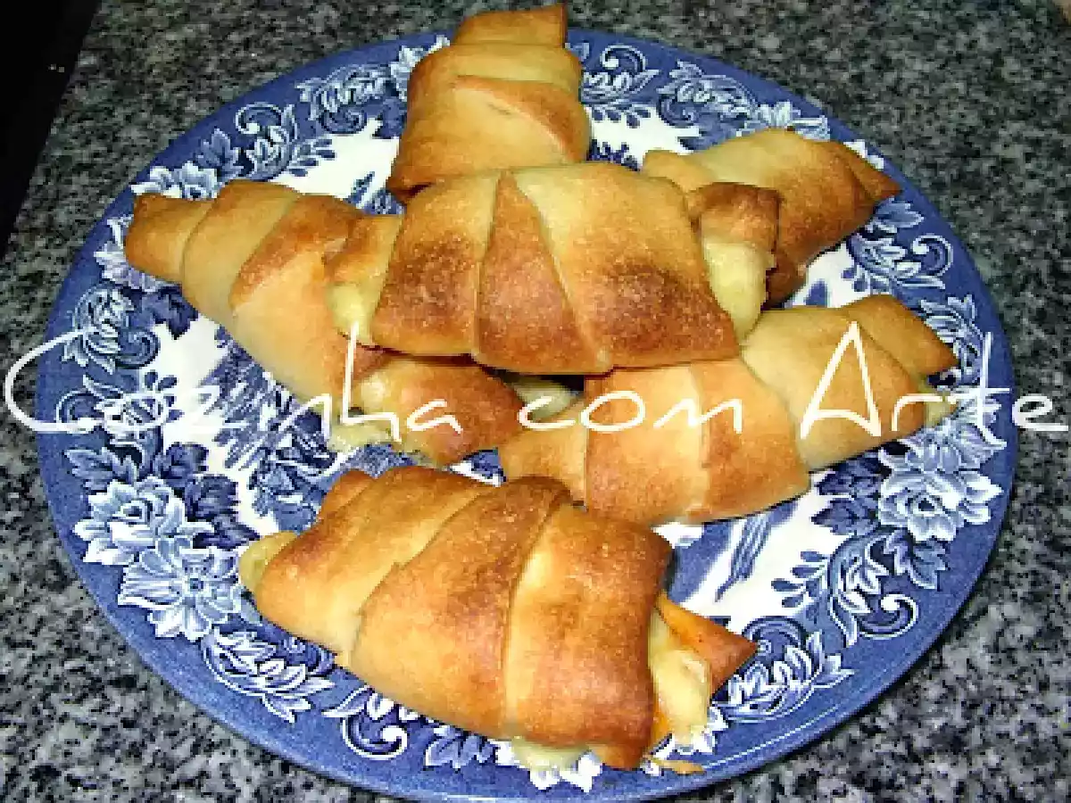 Croissant de queijo, fiambre e chourição - foto 2