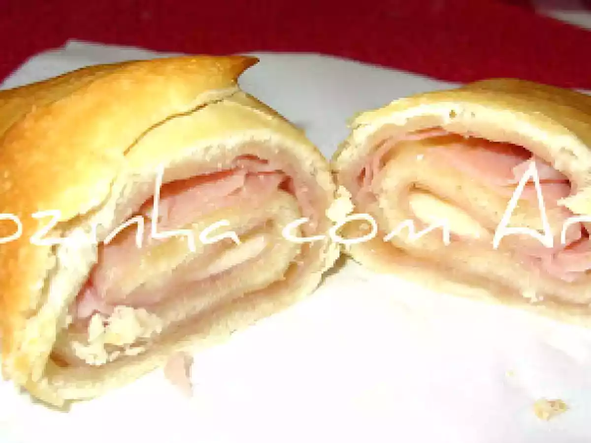Croissant de queijo, fiambre e chourição - foto 3