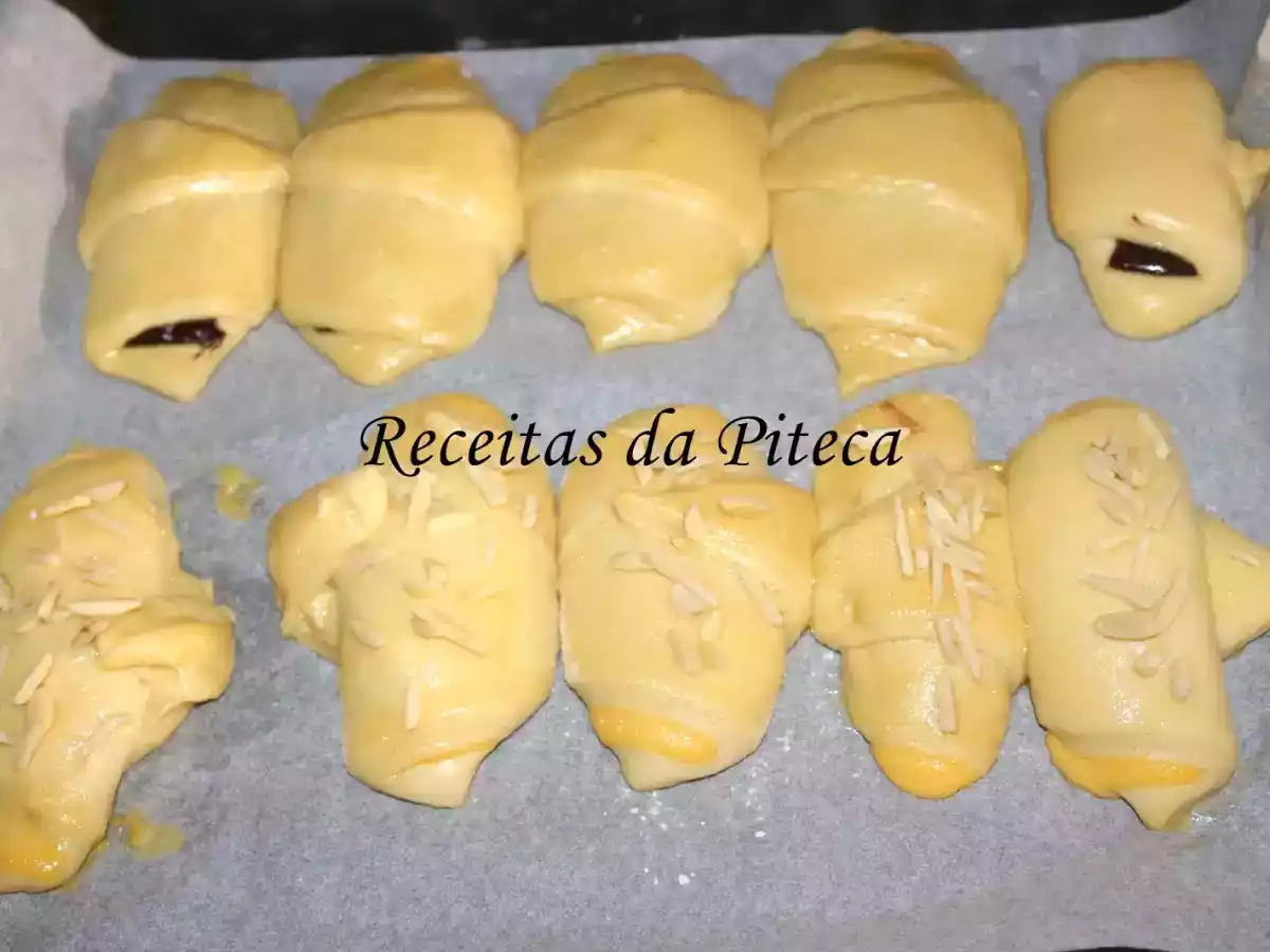 Croissants com doce de ovos e com chocolate - foto 3