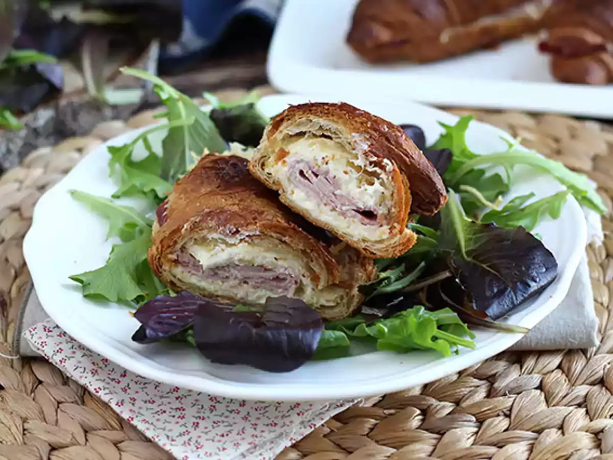 Croissants de queijo e presunto (fiambre) - foto 2