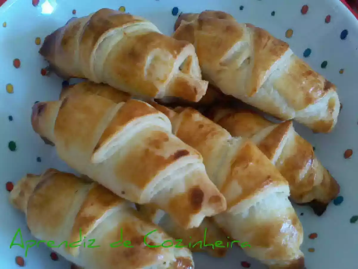 Croissants folhados de chocolate