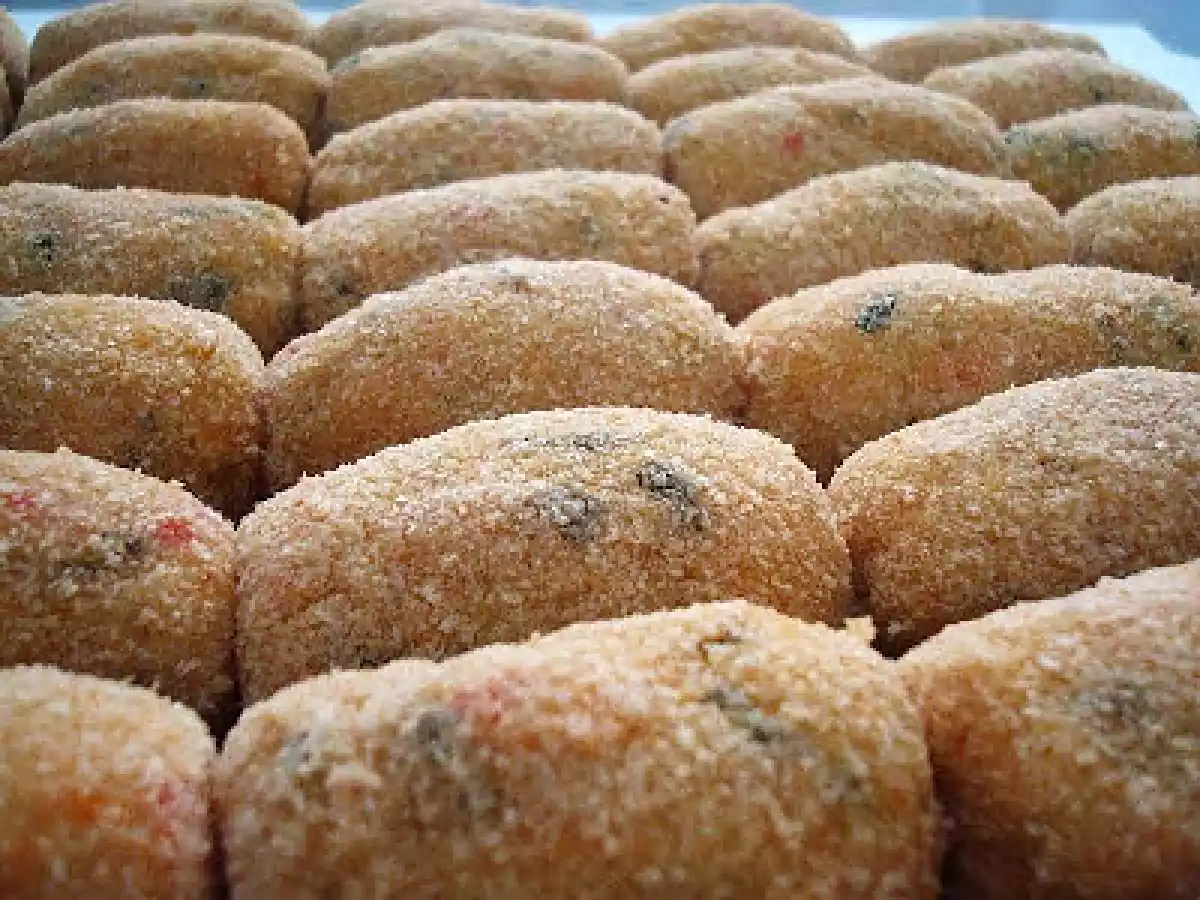 CROQUETE CREMOSO DE FRANGO