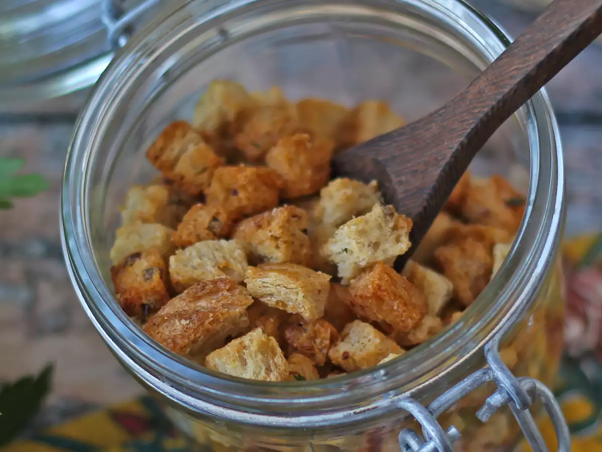 Croutons crocantes de ervas na Air Fryer (fáceis e rápidos) - foto 2
