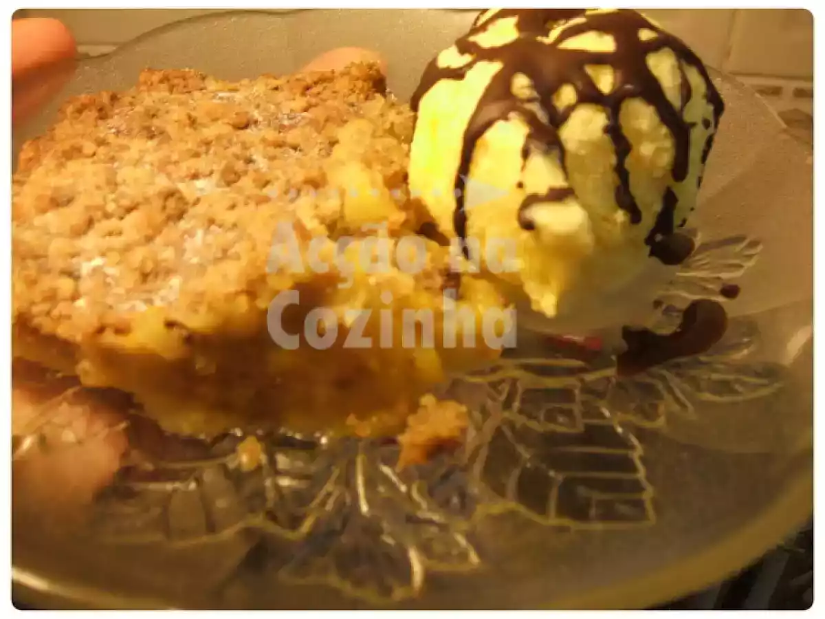 Crumble de fruta variada com farinha de alfarroba
