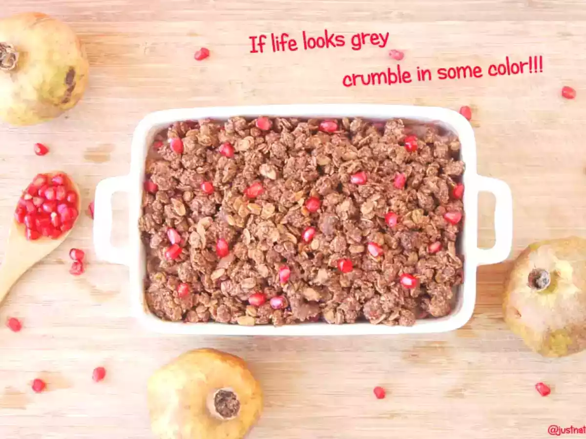 Crumble de Pêra, Romã e Chocolate