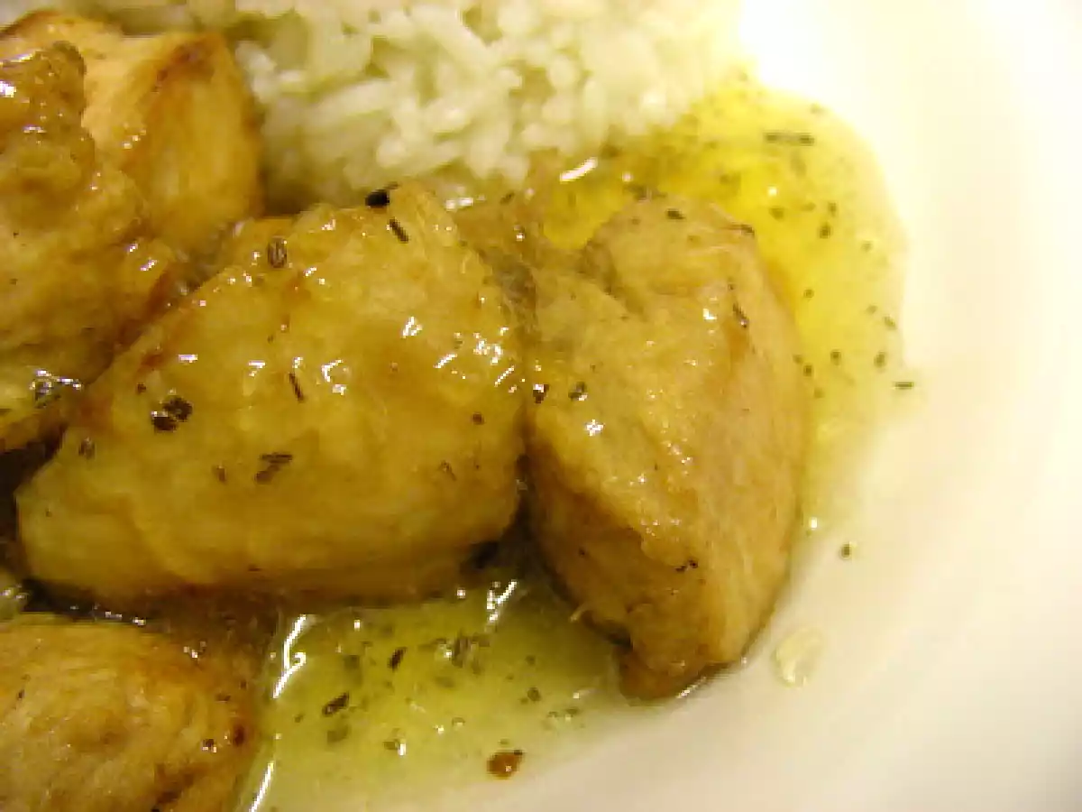 Cubinhos de frango com molho de limão, mel e alecrim - foto 2