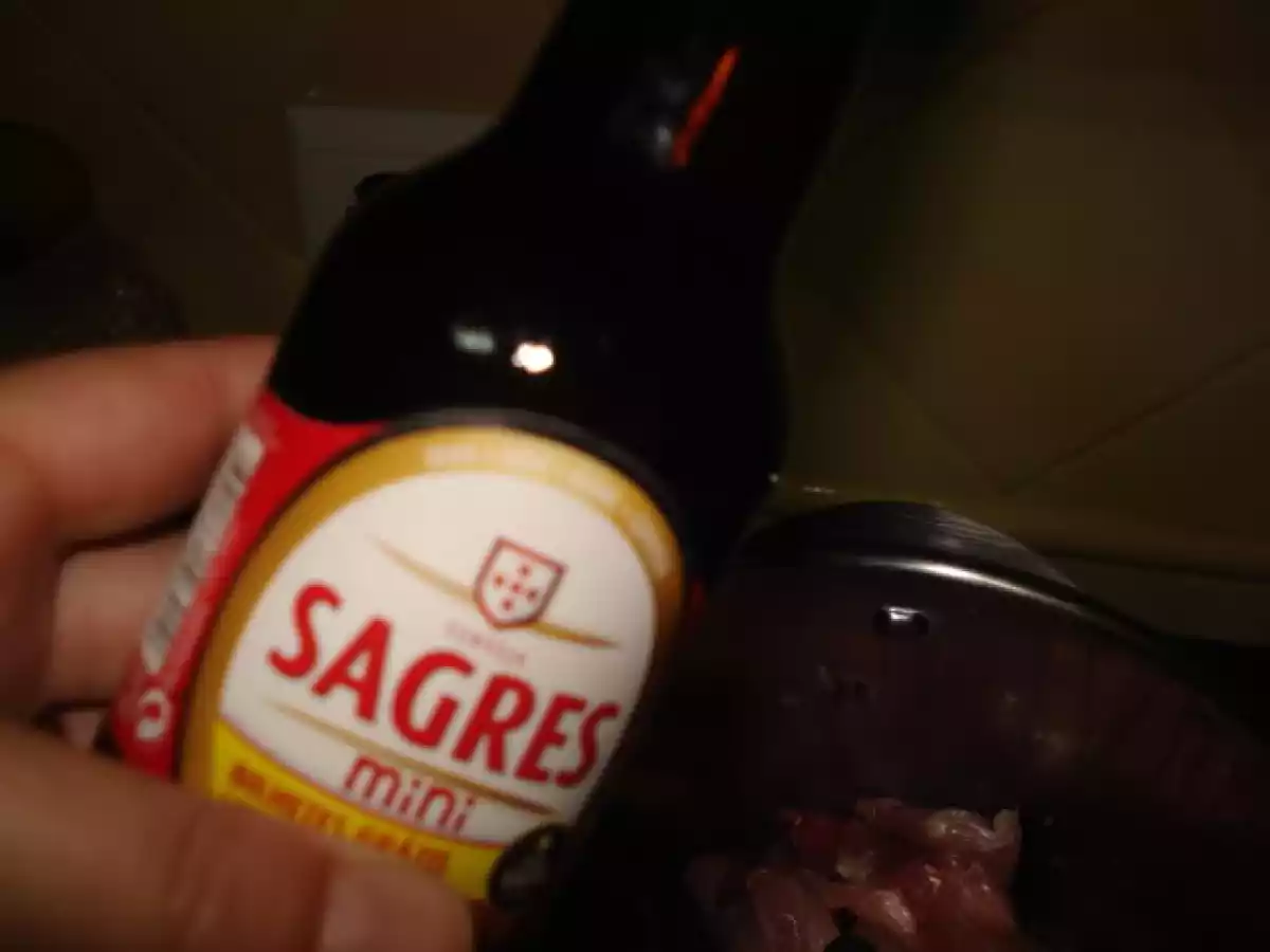 CUBINHOS DE PORCO COM CENOURAS E COGUMELOS... - foto 3