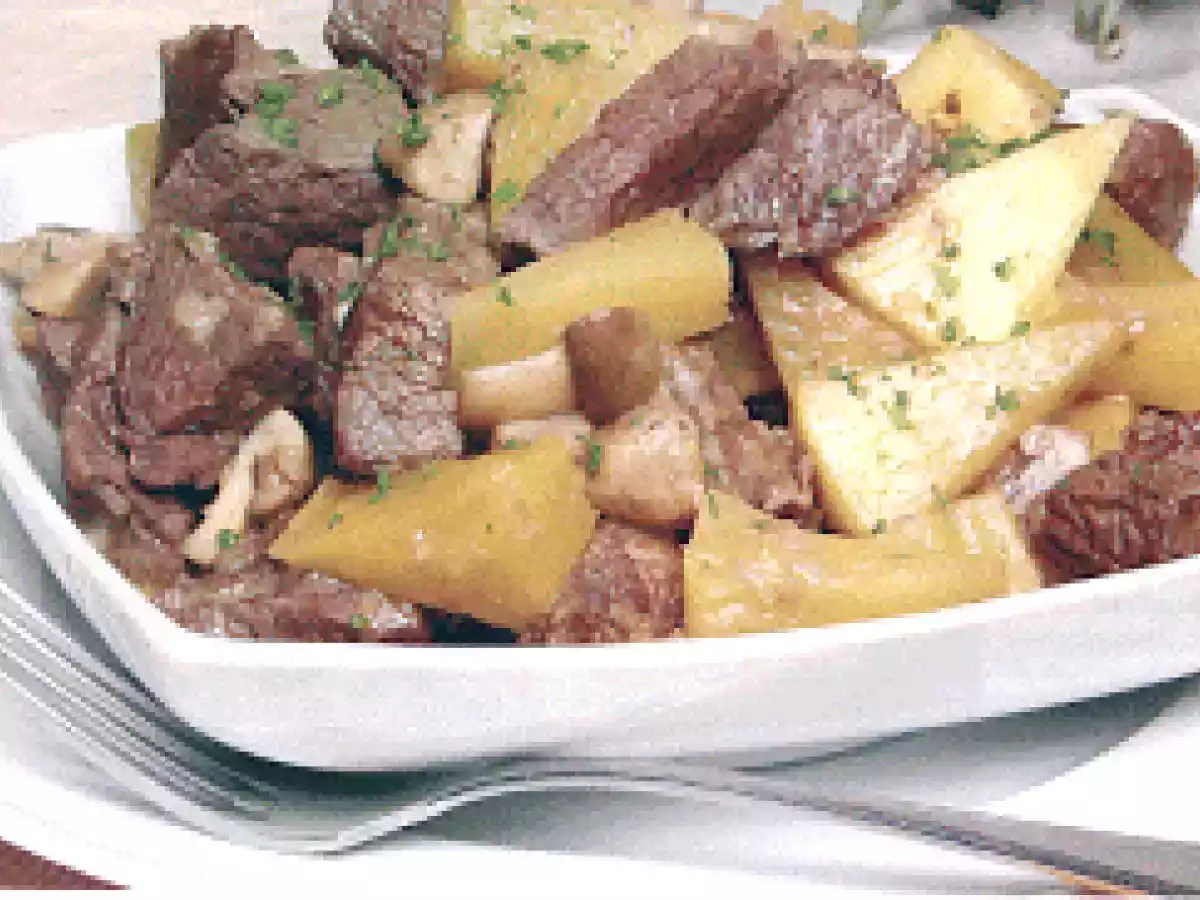 Cubinhos de Vitela com Cogumelos e Ananás