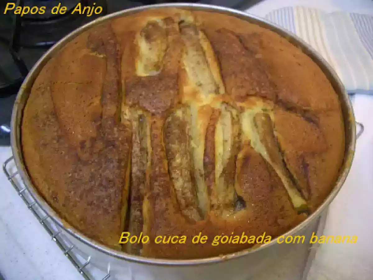 Cuca de goiabada com banana mágica !!
