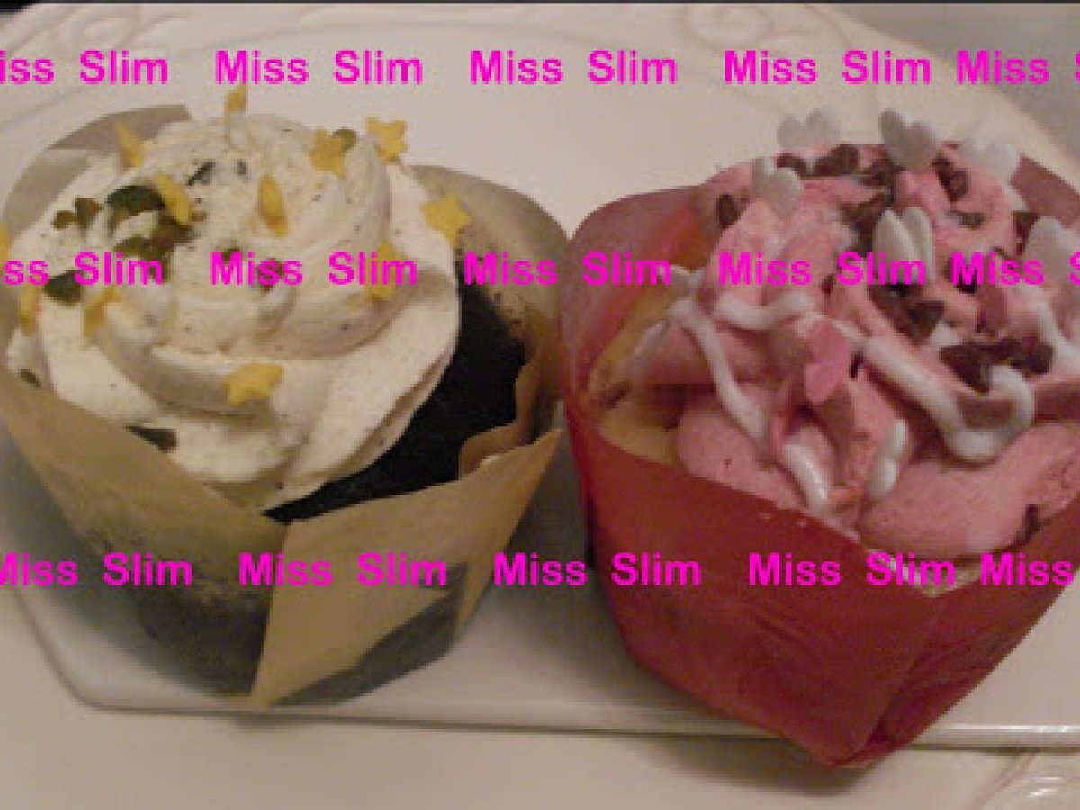 Cup Cakes de Chocolate ups... de Alfarroba e Cup Cakes de Morango