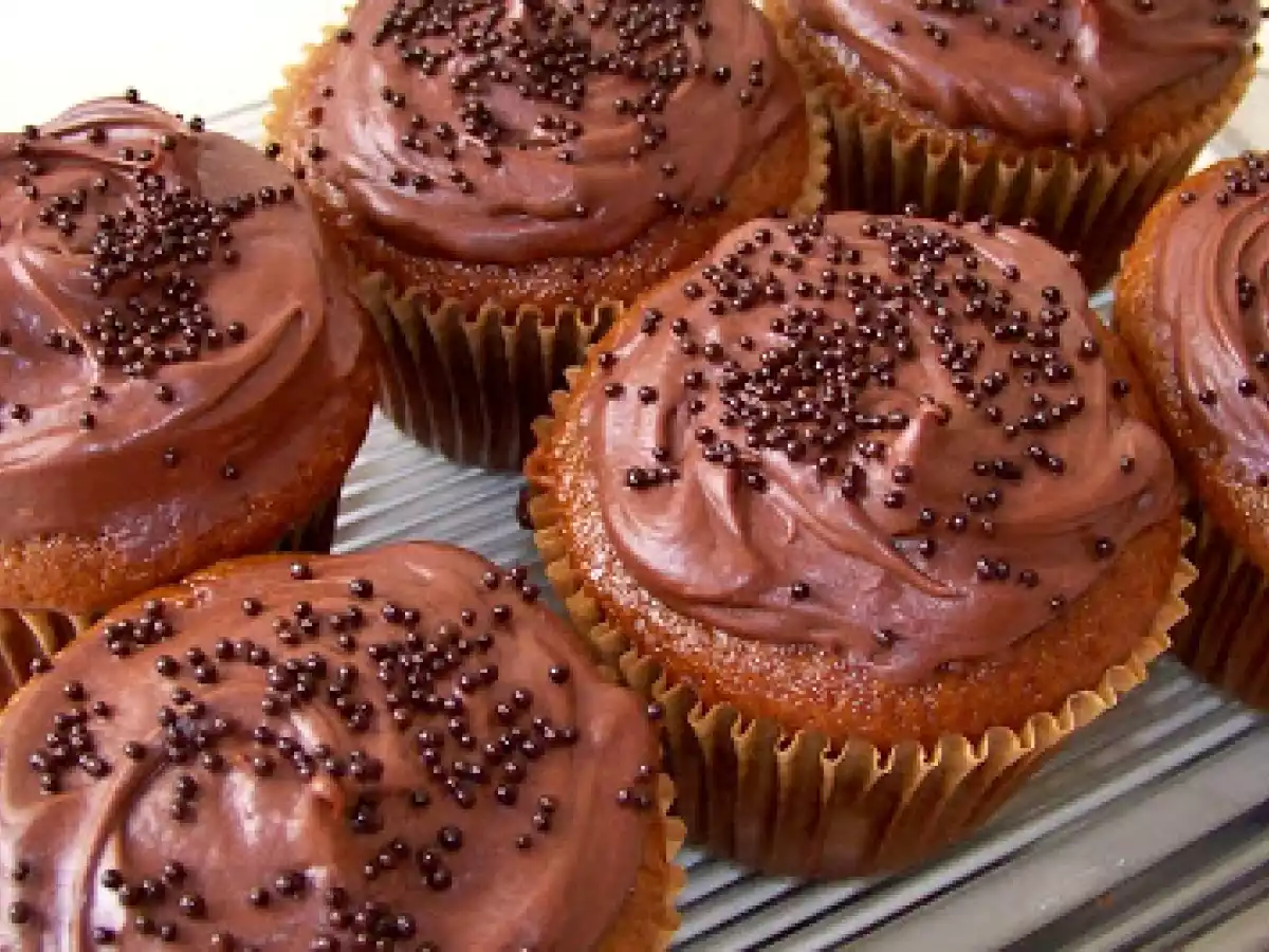 Cupcake de Cenoura com Cobertura de Chocolate - foto 2