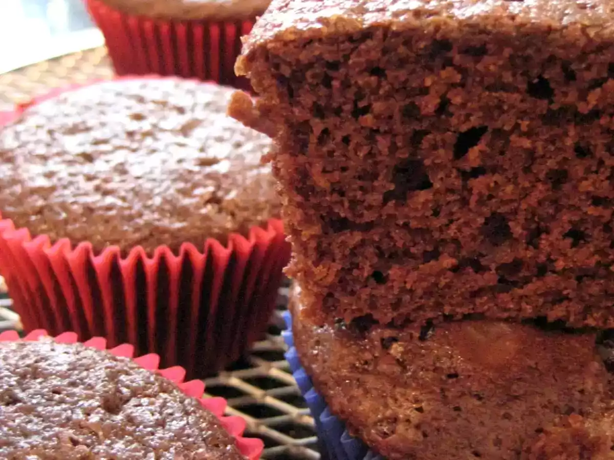Cupcake ou Bolo de Chocolate com Glacê de Chocolate