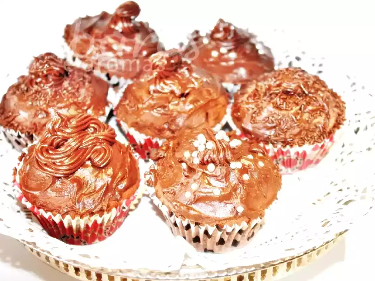 Cupcakes de chocolate com cobertura de Cacau