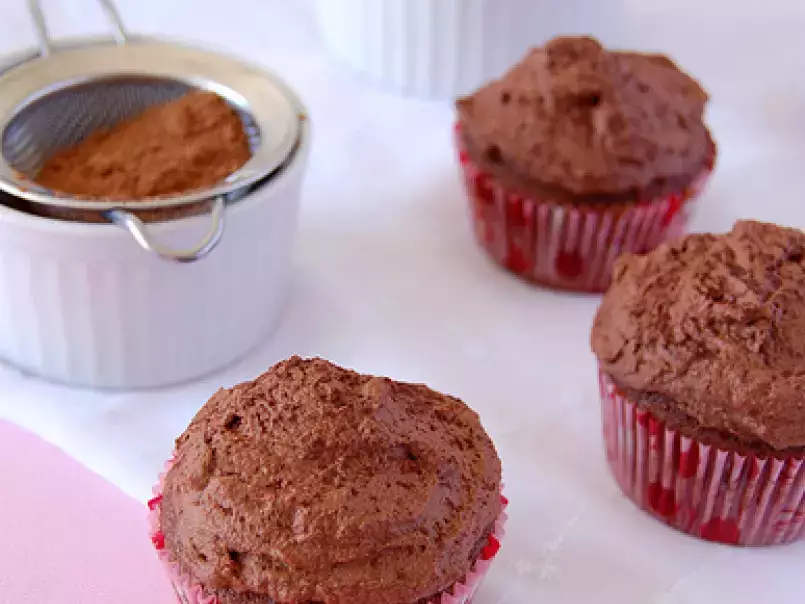 Cupcakes de chocolate recheados com marshmallow e Nutella - foto 2