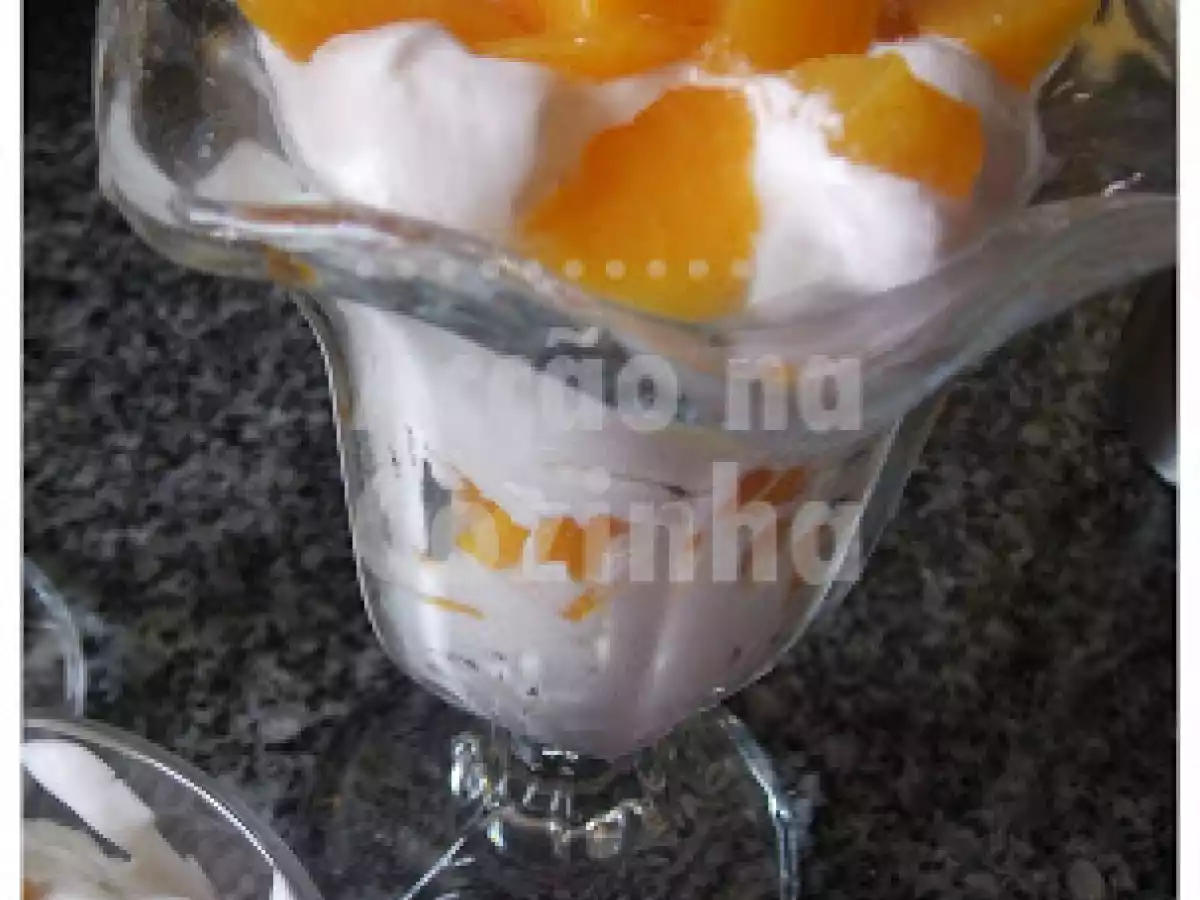 Delícia de natas e pêssego