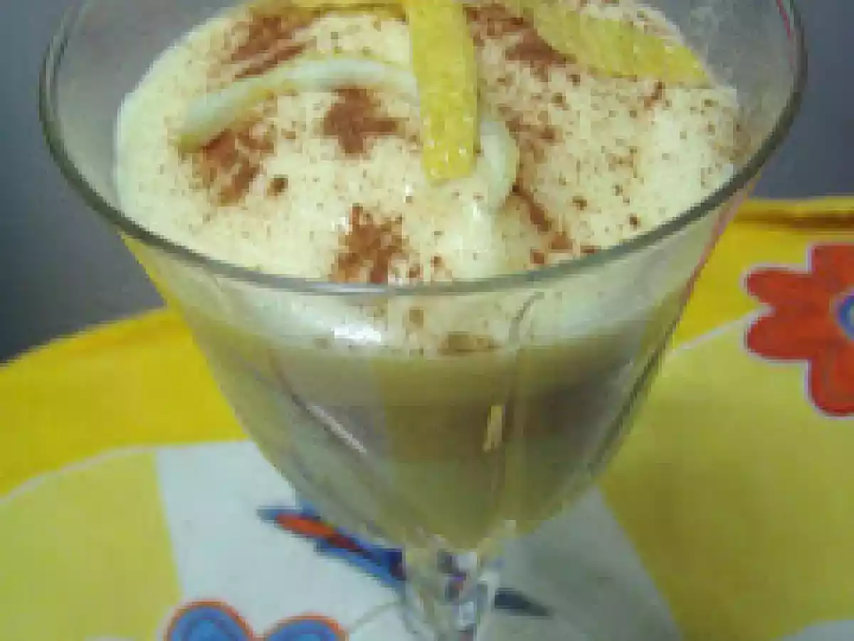 Doce de ananás com creme de natas