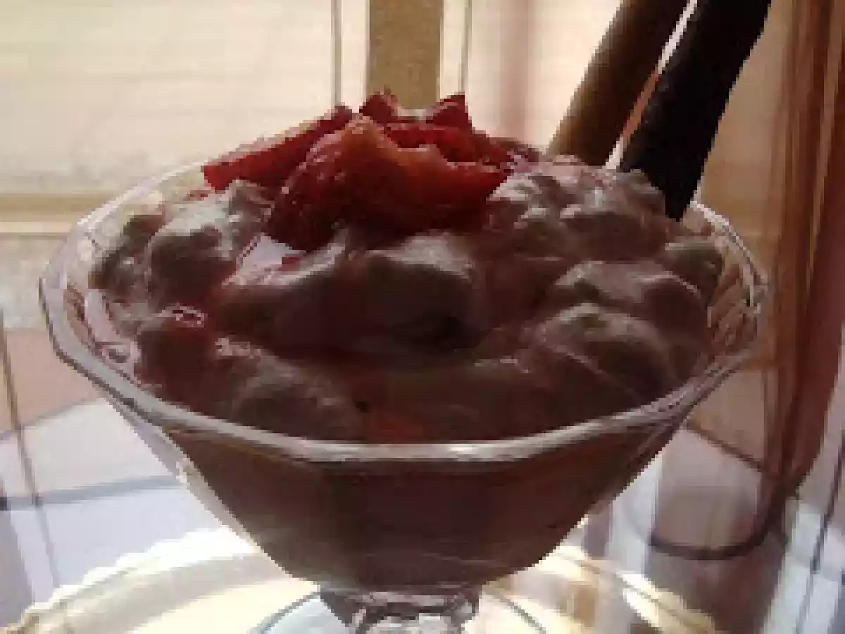 Doce de Suspiros com Morangos e Natas - foto 3