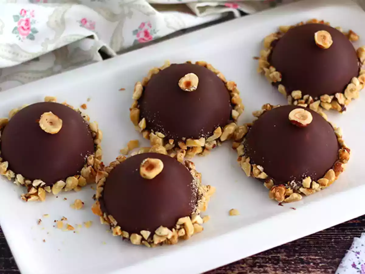 Domos de chocolate e avelã - foto 2