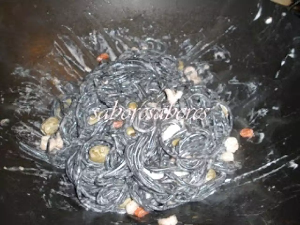 Douradinhos de Pescada acompanhados Nero Di Sépia e Miolo de Camarão - foto 6