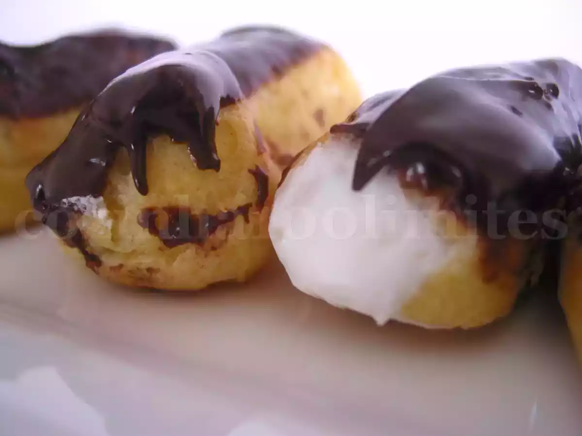 Éclairs de chocolate