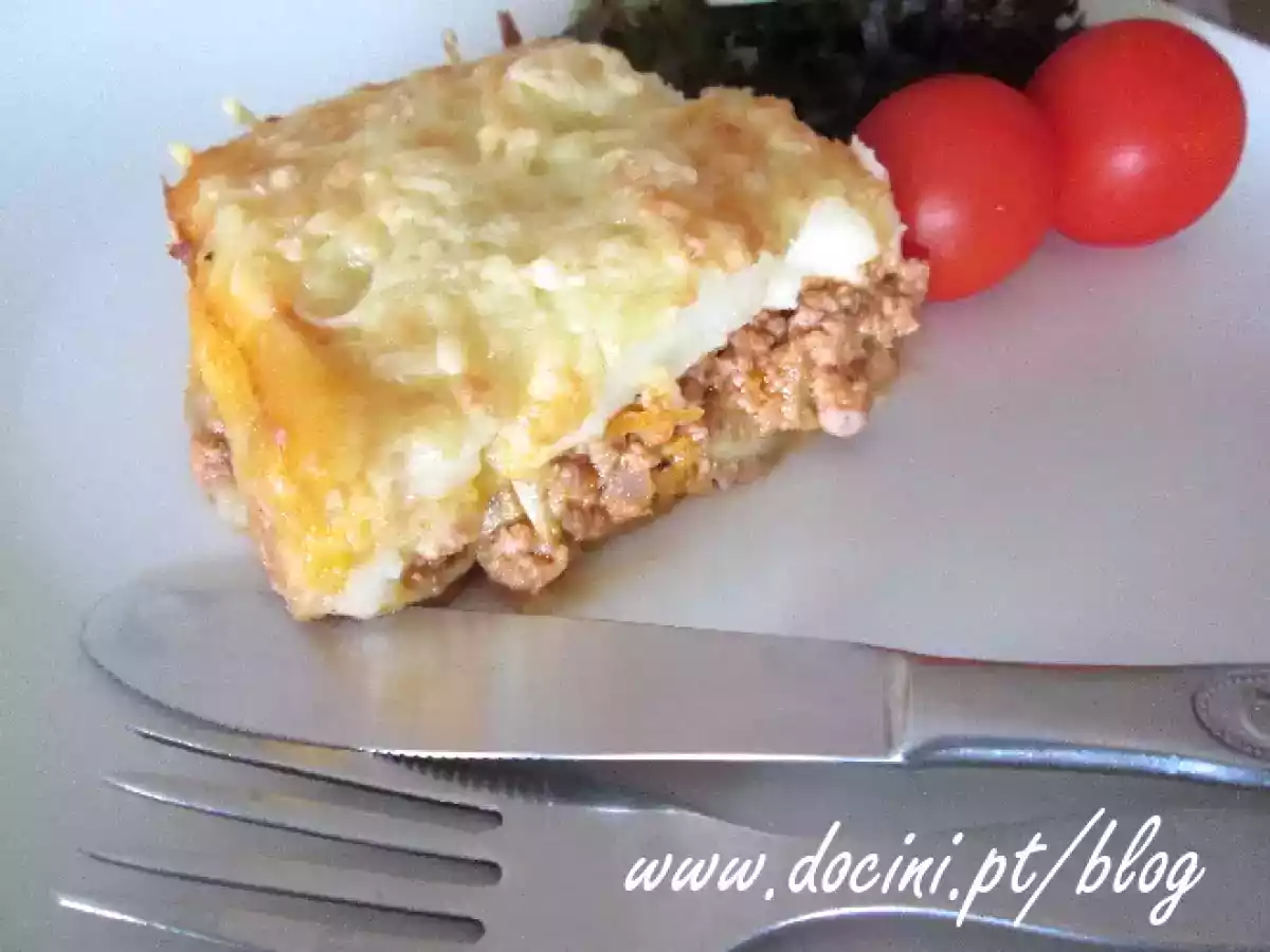 Empadão de Carne com Queijo