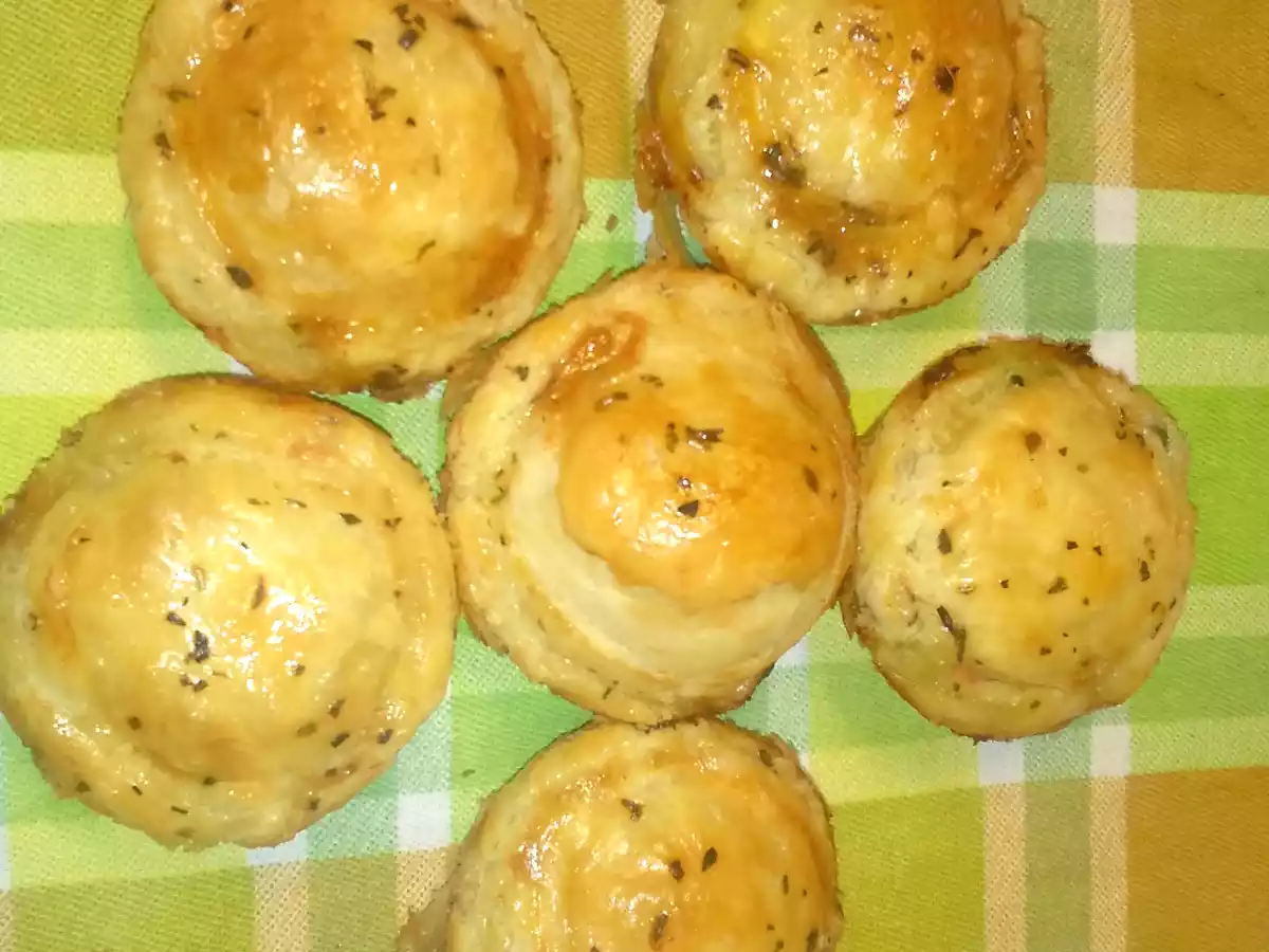 Empadas de salmão fumado, espinafres e queijo feta - foto 3