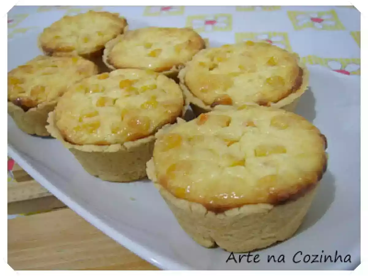 Empadinha de queijo e milho