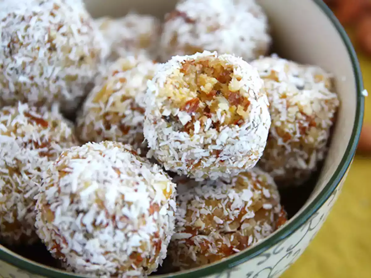 Energy balls de damasco, chá verde e coco ralado (bolas energéticas) - foto 2