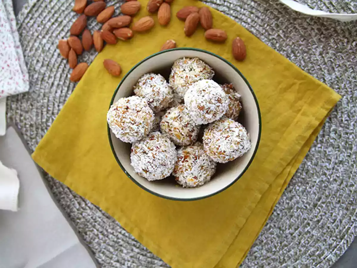 Energy balls de damasco, chá verde e coco ralado (bolas energéticas) - foto 3