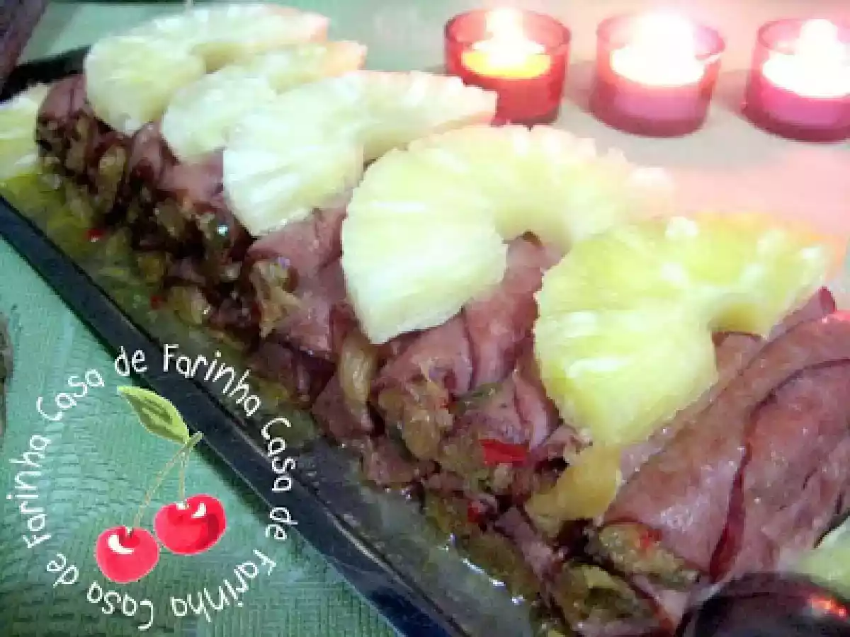 Enroladinho de Tender Com Chutney de Abacaxi