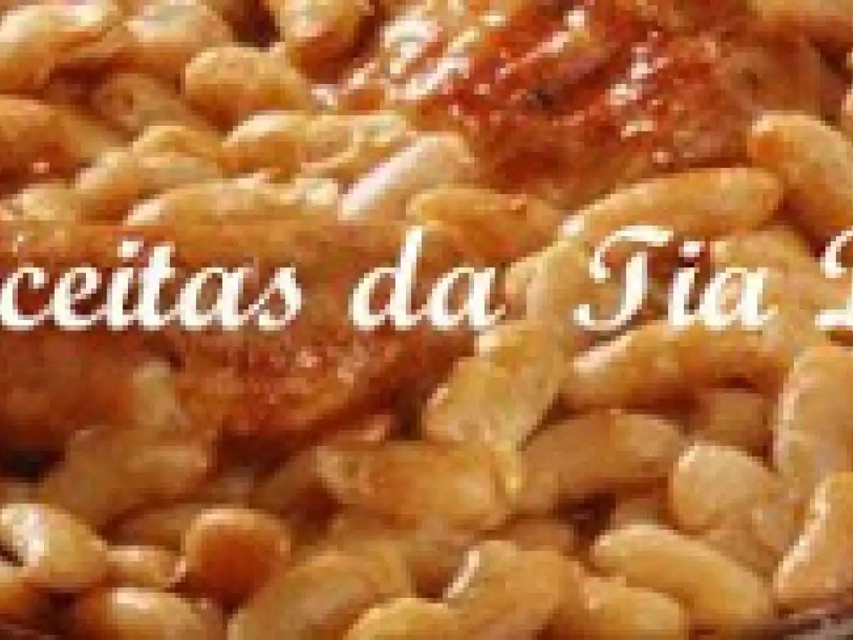 ENSOPADO DE FEIJÃO BRANCO COM LINGUIÇA