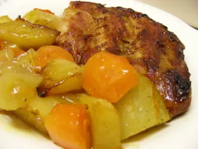 Entrecosto assado no forno com batatas e cenoura regado com sumo de laranja - foto 2