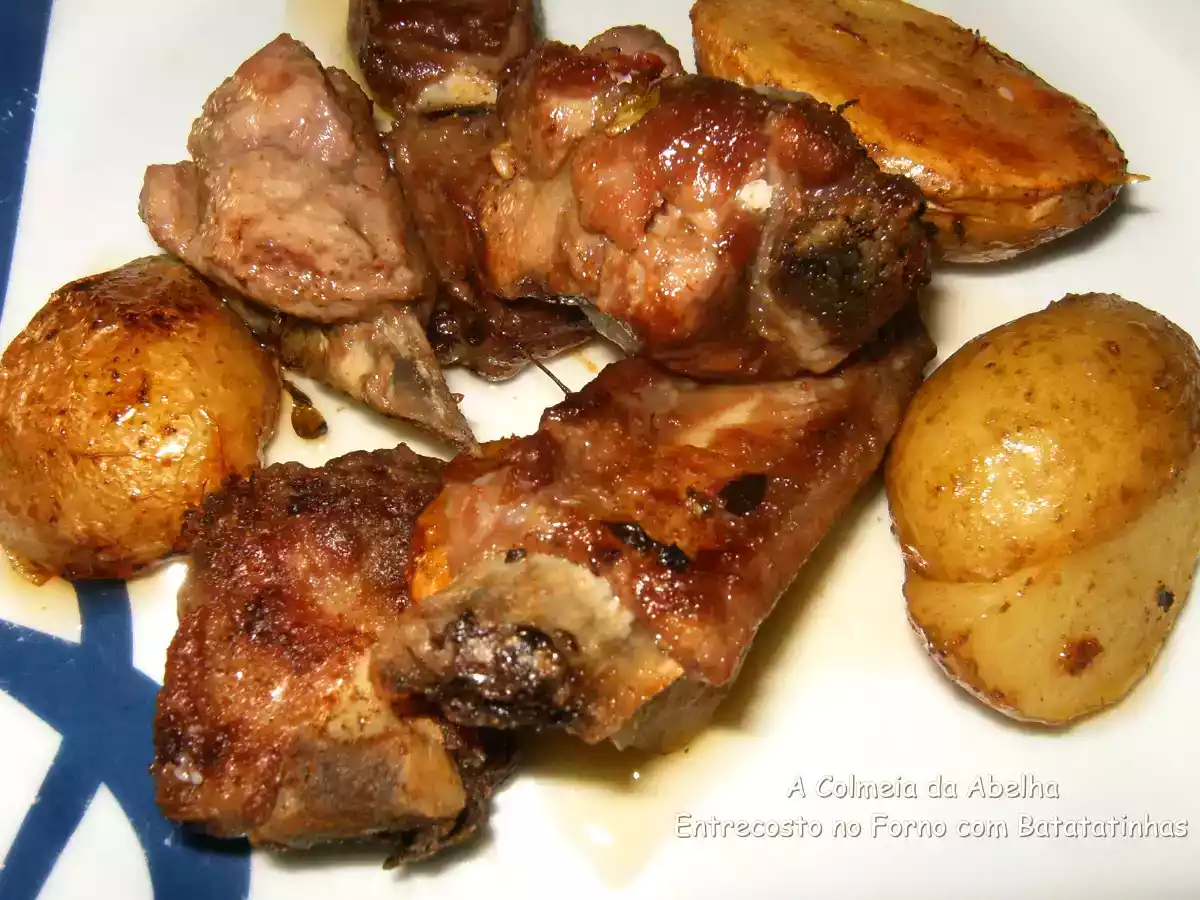 ENTRECOSTO NO FORNO COM BATATINHAS EM VINHO ROSÉ