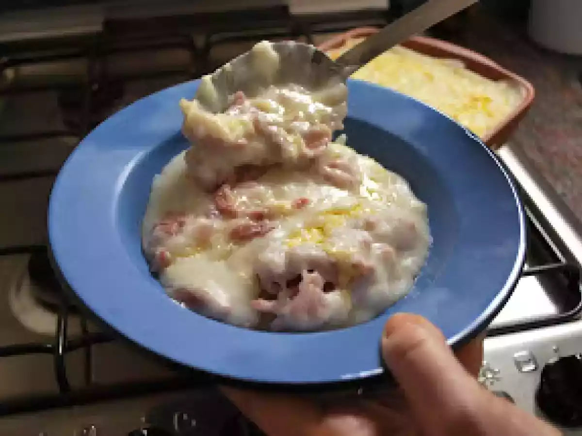 Escondidinho de carne de sol e macaxeira