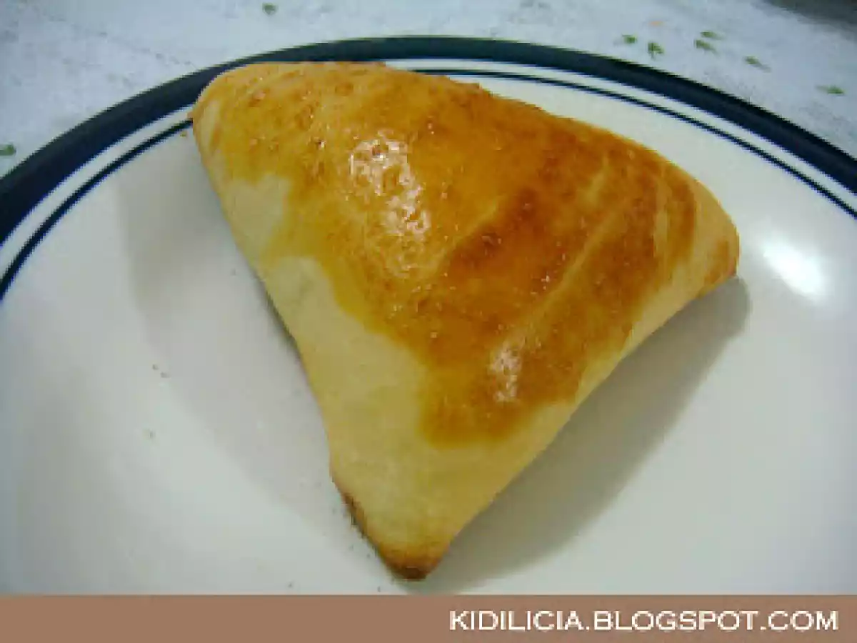 Esfiha com massa de iogurte