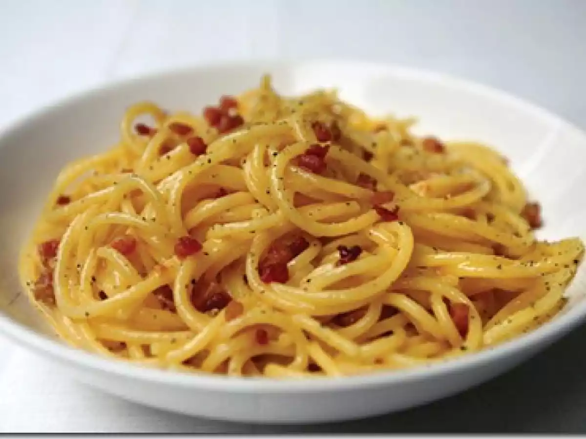 Espaguete à carbonara clássico