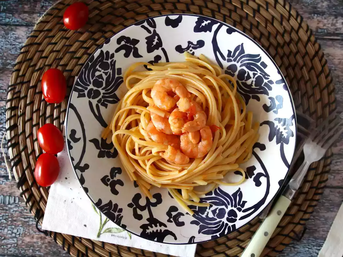 Espaguete com camarão, tomate cereja e manjericão - foto 3
