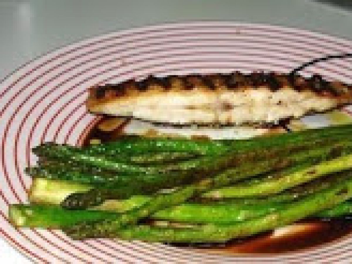 Espargos grelhados com vinagre balsâmico
