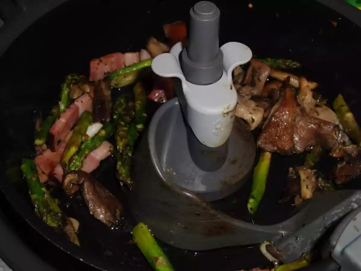 Espargos, pleurotus e bacon salteados - foto 2