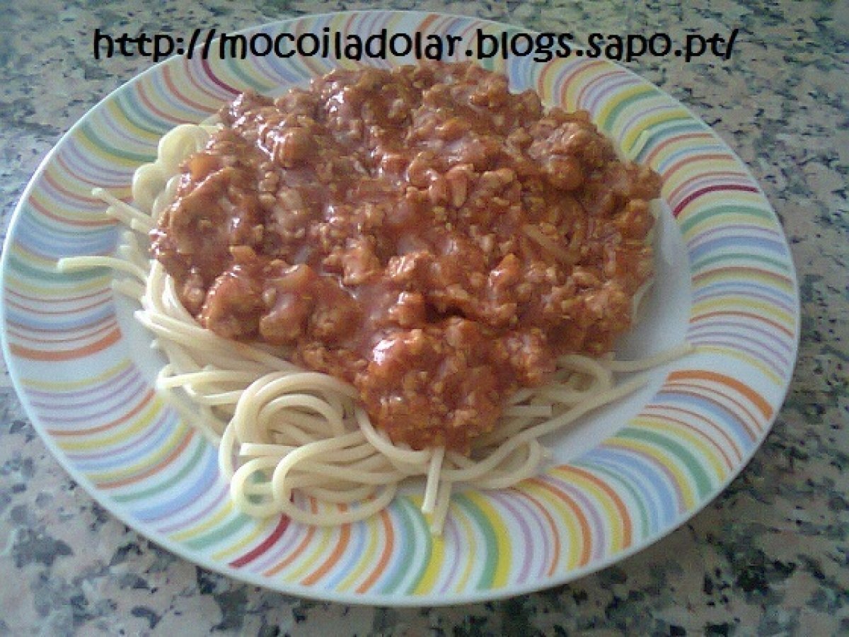 Esparguete à Bolonhesa