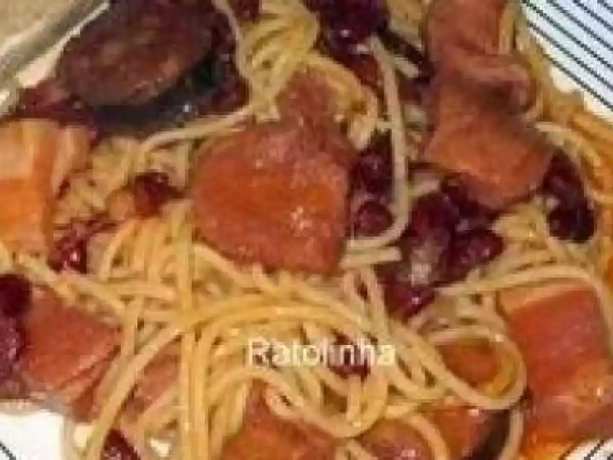 Esparguete com carne