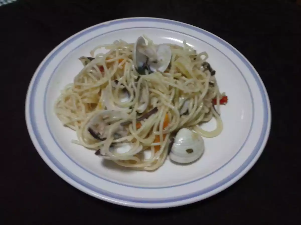 Esparguete com legumes salteados
