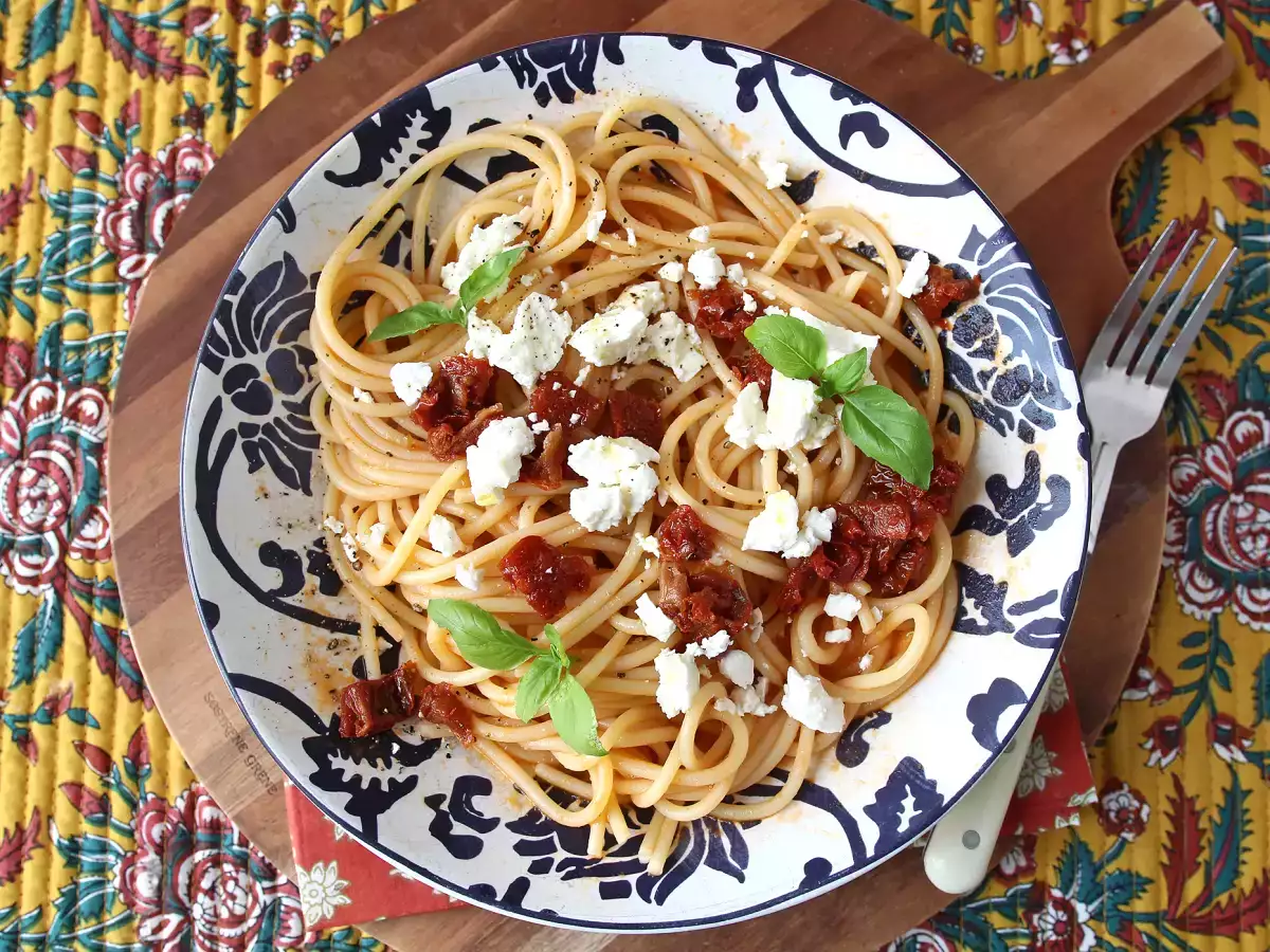 Esparguete frio com gaspacho e feta - foto 3