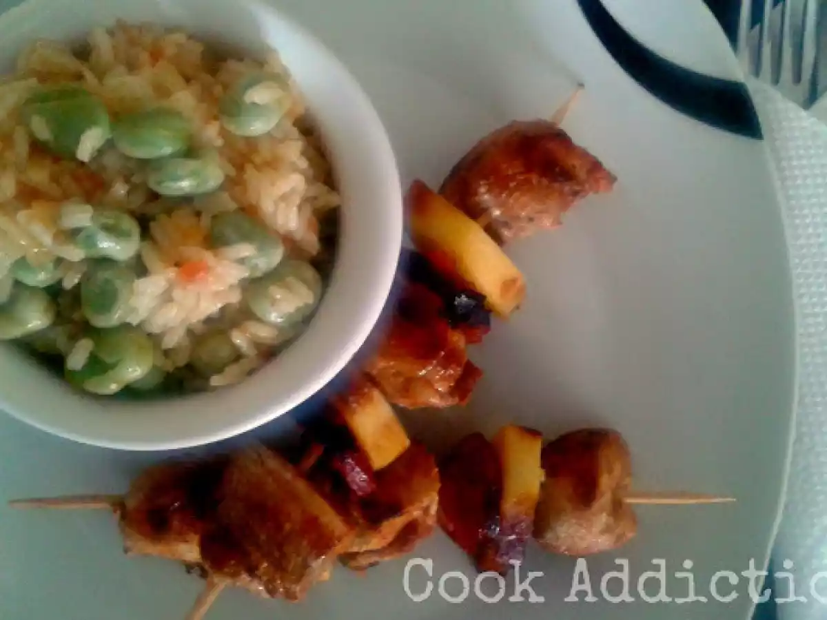 Espetadas de peru com maçã e arroz de favas